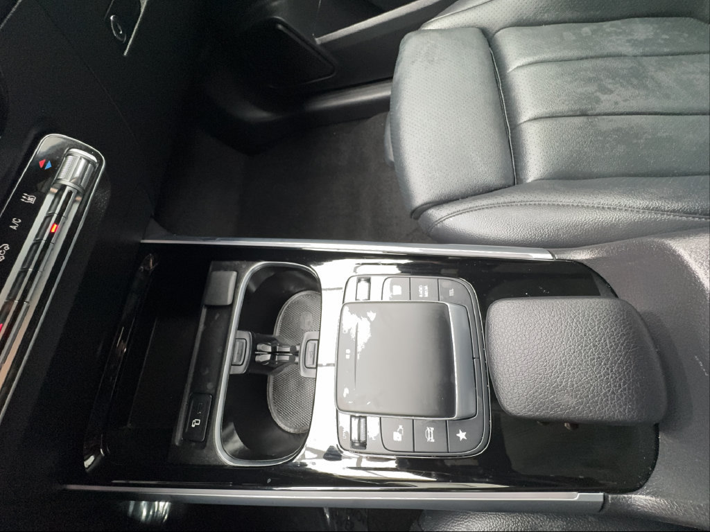 Used 2022 Mercedes-Benz EQB 300 4MATIC image 53