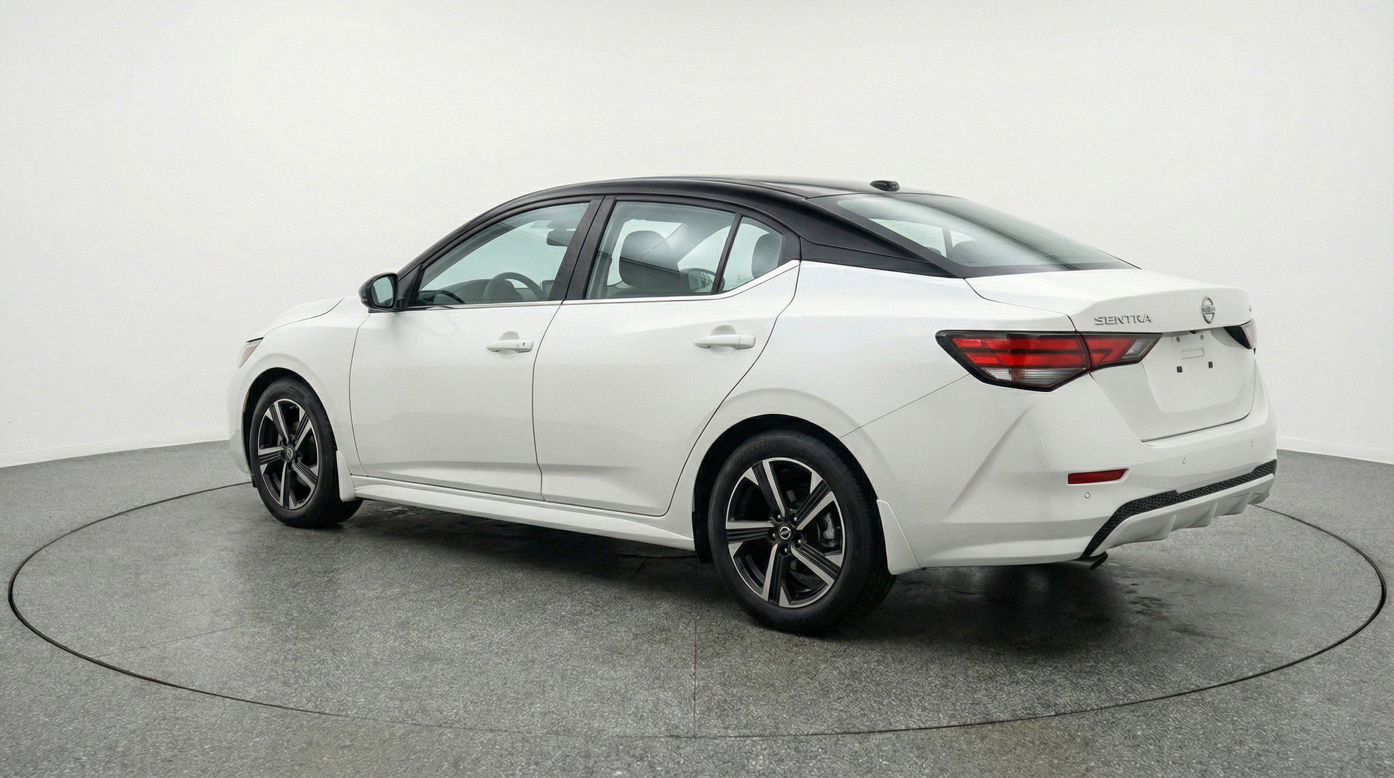 Used 2025 Nissan Sentra SV image 6