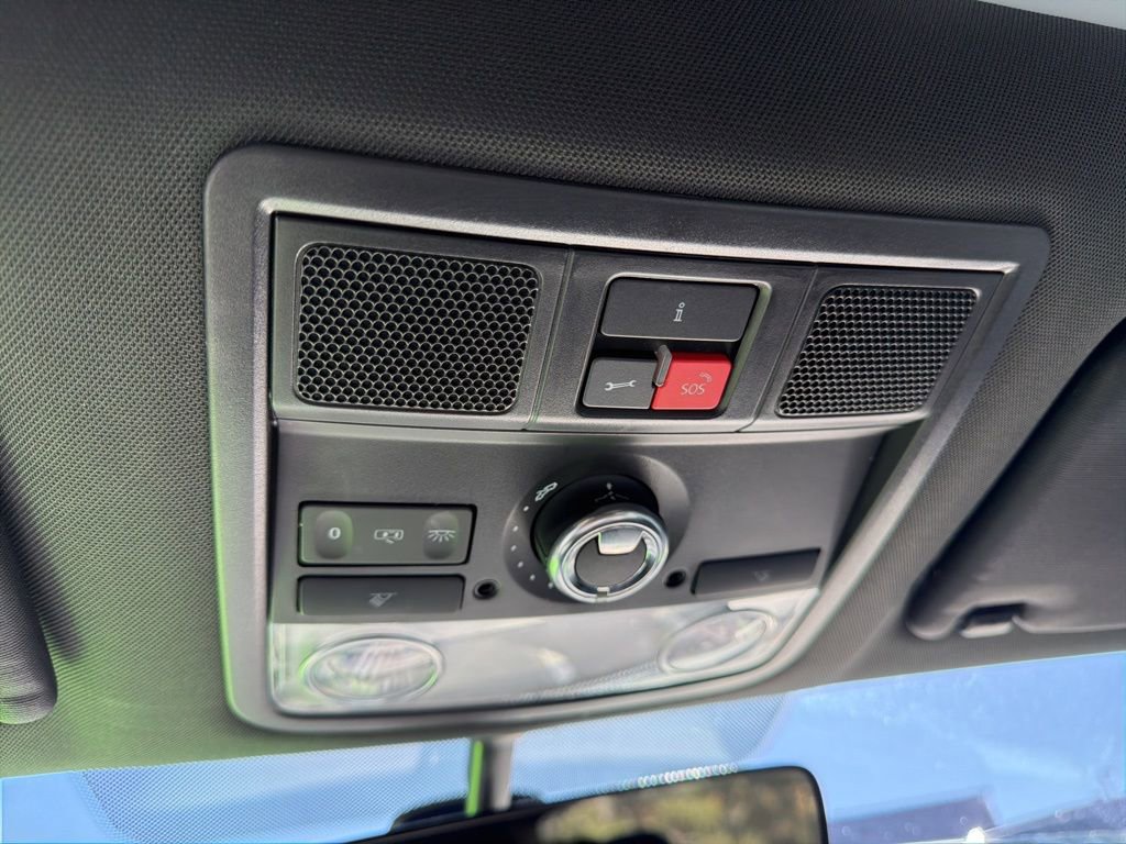 Used 2019 Volkswagen Beetle 2.0T SE image 26