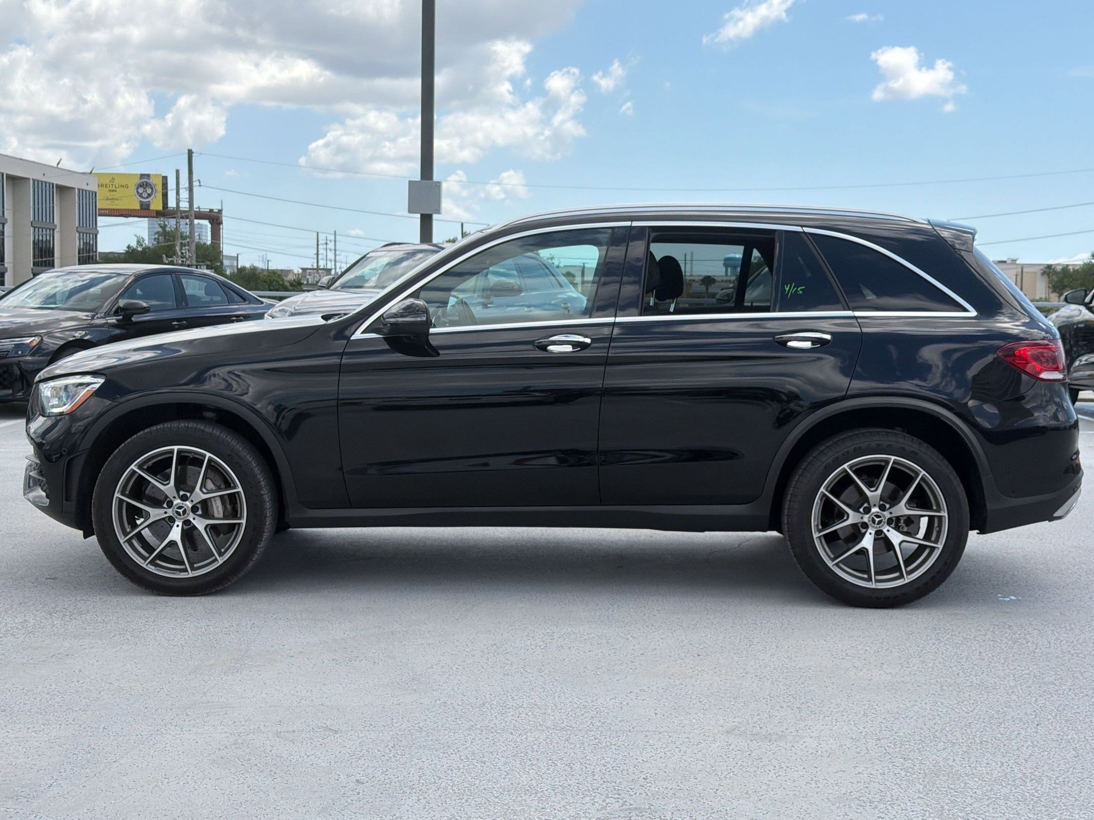 Used 2022 Mercedes-Benz GLC 300 4MATIC image 2