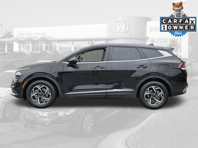Used 2024 Kia Sportage LX FWD image 2