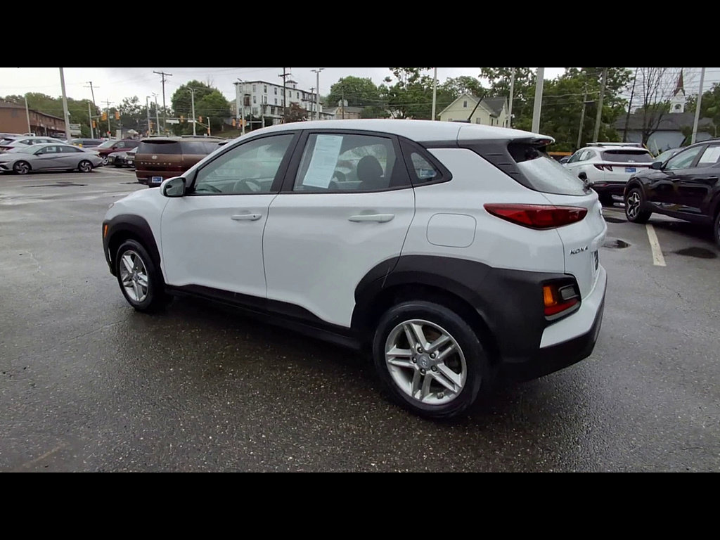 Certified 2021 Hyundai Kona SE w/ Cargo Package AWD/4WD image 6