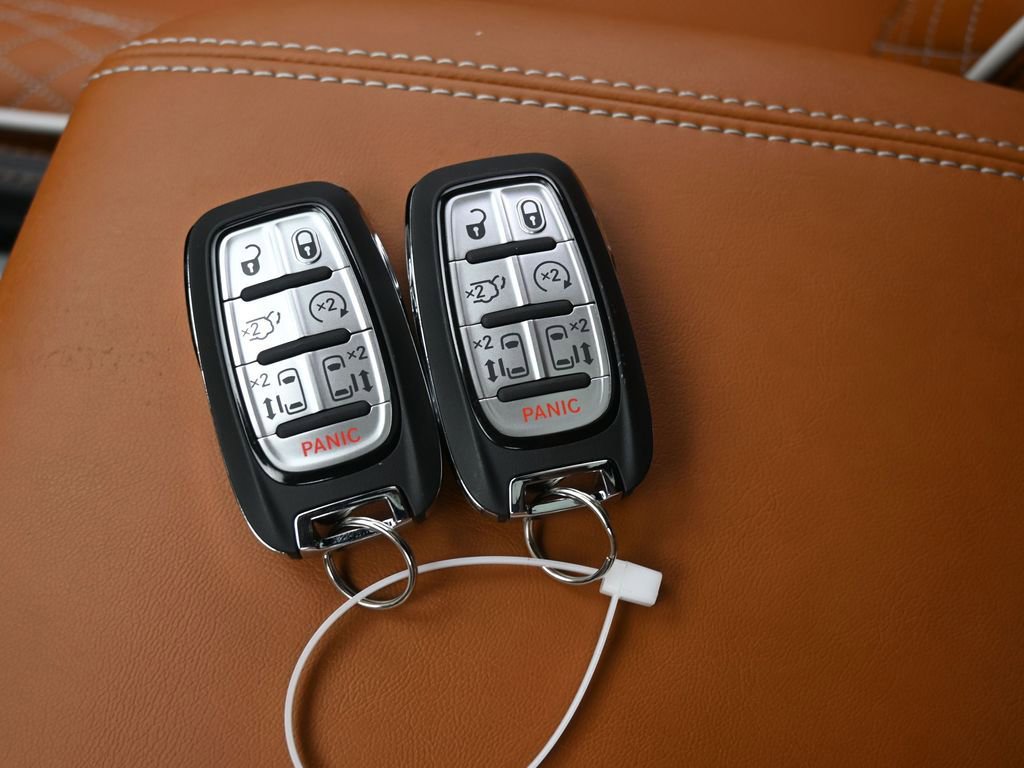New 2026 Chrysler Pacifica Pinnacle image 20