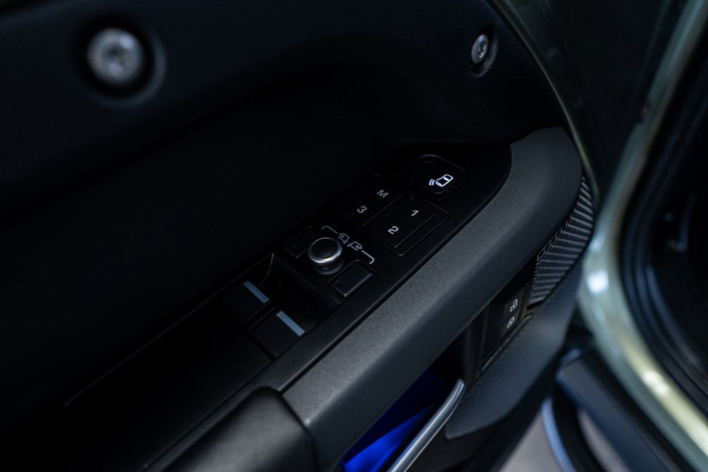 Used 2022 Land Rover Defender 90 X image 31