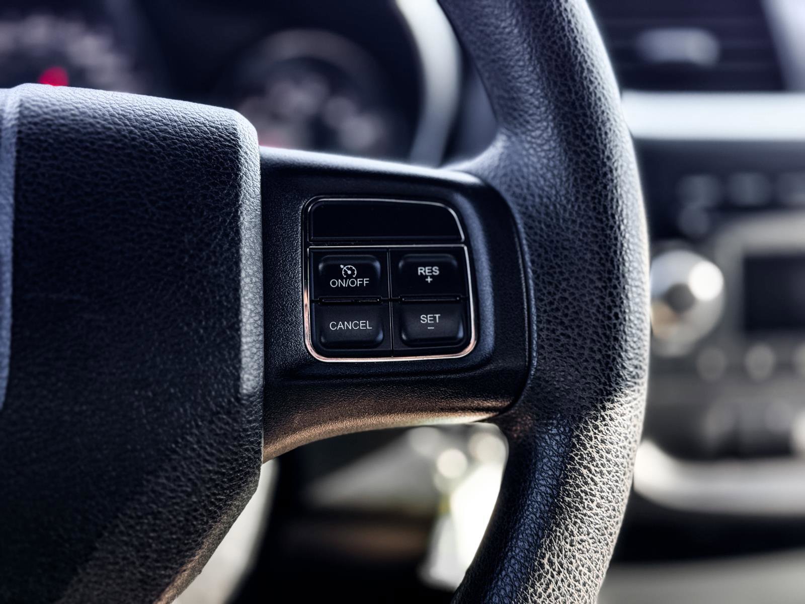 Used 2012 Dodge Avenger SE image 13