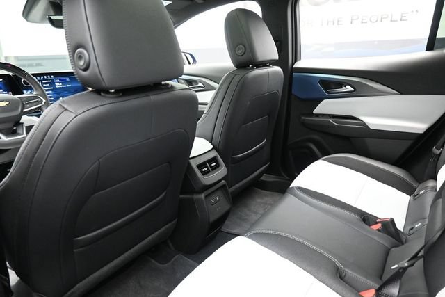Used 2025 Chevrolet Equinox EV LT w/ Active Safety Package 3 FWD image 24