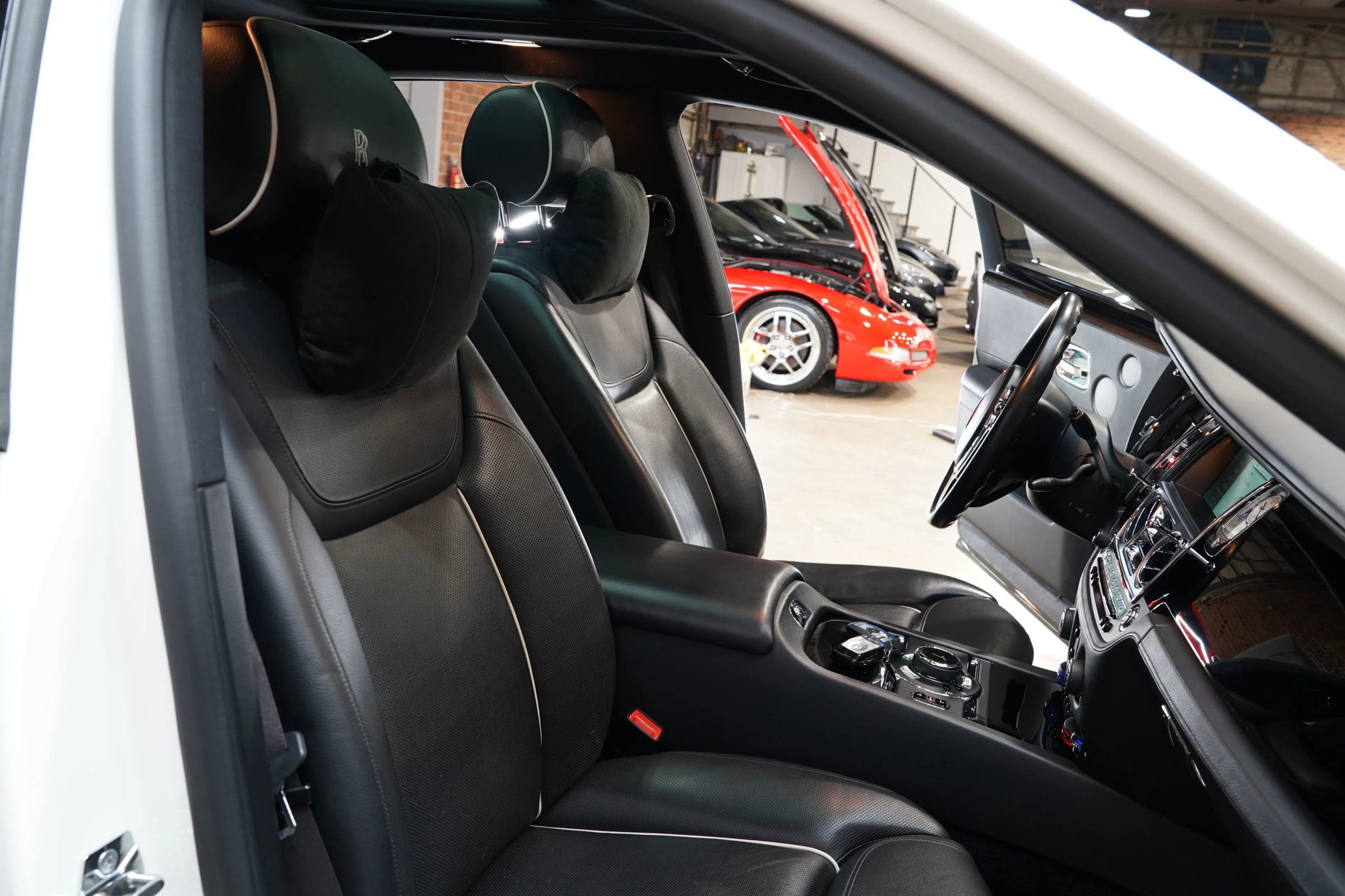 Used 2015 Rolls-Royce Ghost image 53