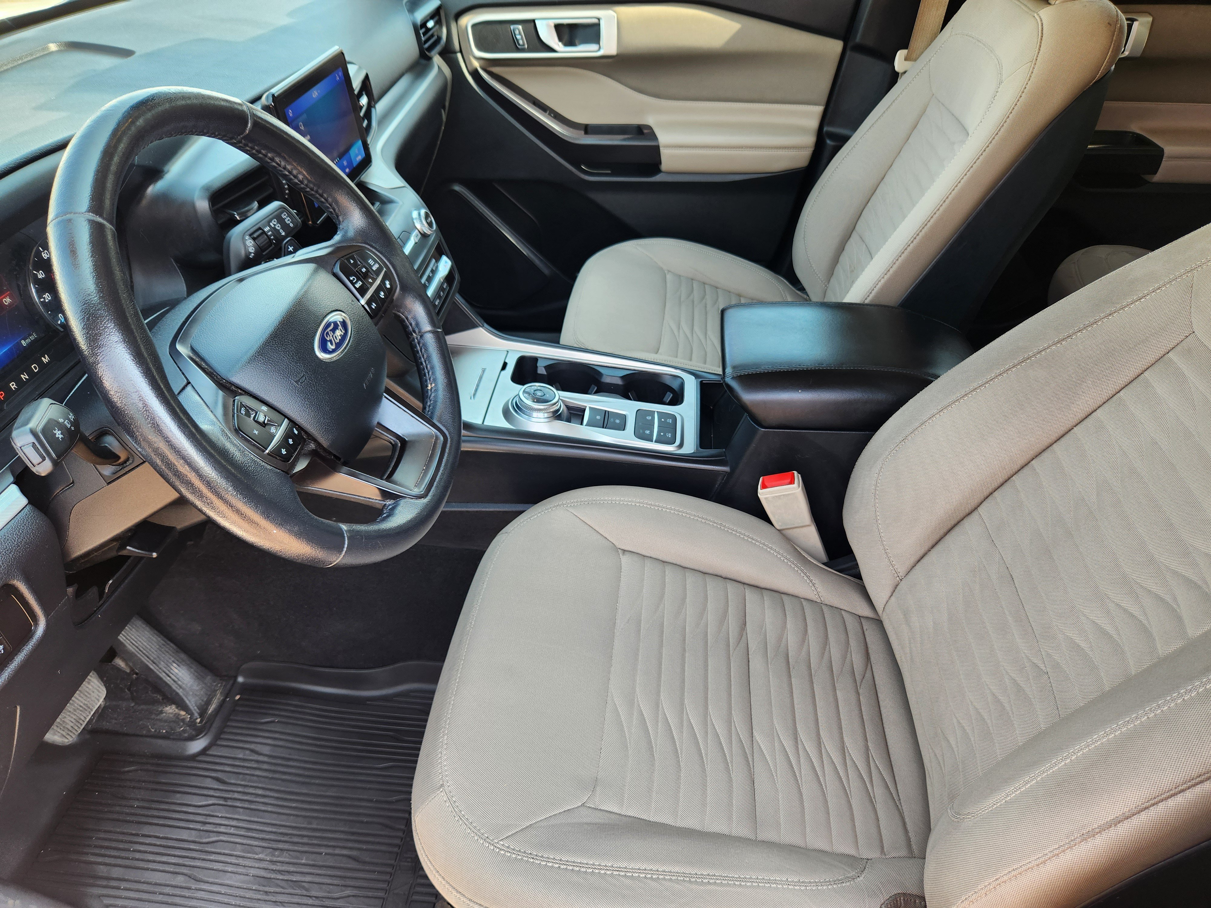 Used 2020 Ford Explorer XLT RWD image 9
