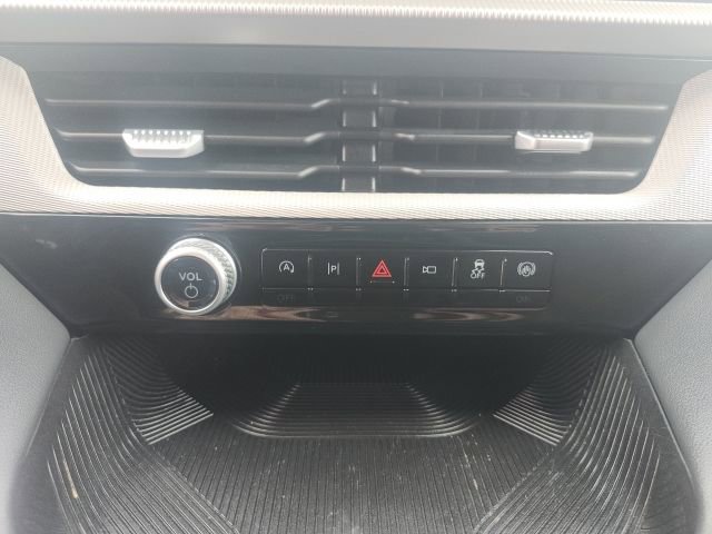 Used 2025 Ford Explorer Active image 32