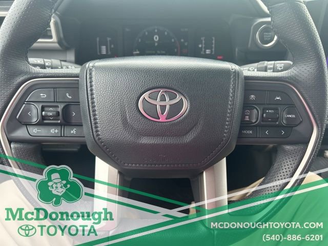 Used 2025 Toyota 4Runner SR5 AWD/4WD image 15