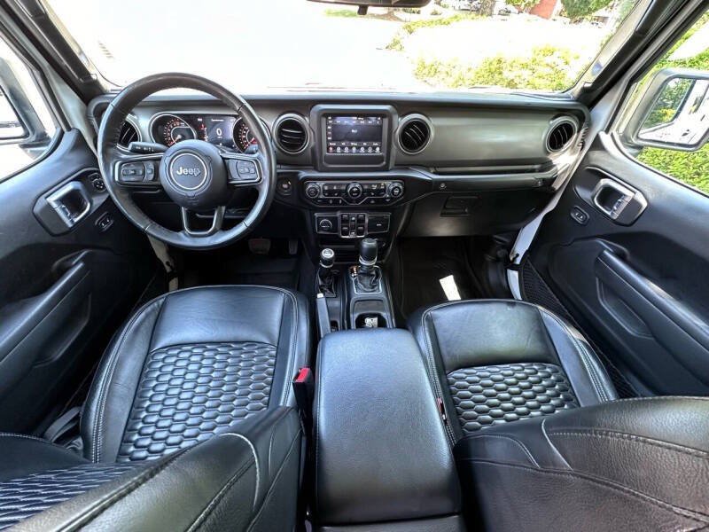 Used 2022 Jeep Gladiator Sport AWD/4WD image 9