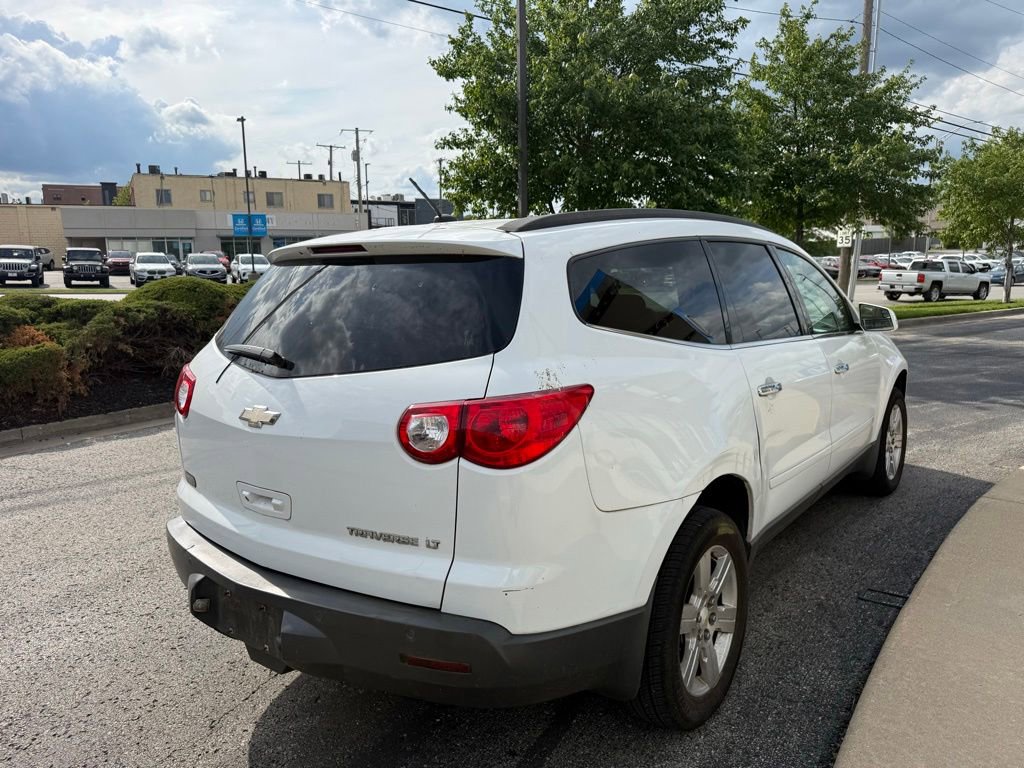 Used 2010 Chevrolet Traverse LT FWD image 9