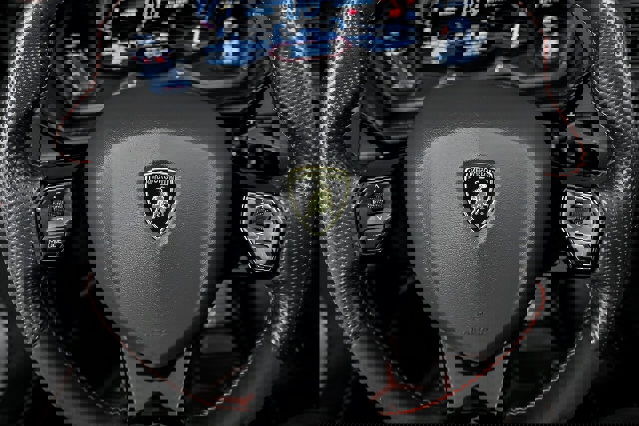 Used 2021 Lamborghini Aventador SVJ image 36