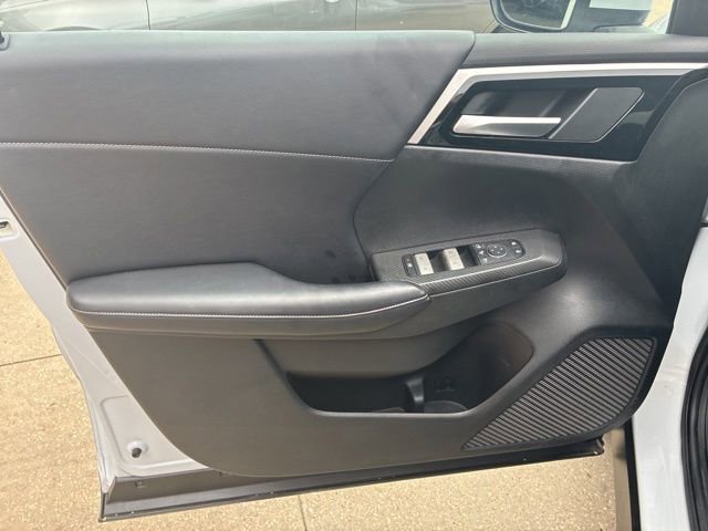 Used 2024 Mitsubishi Outlander SE FWD image 19