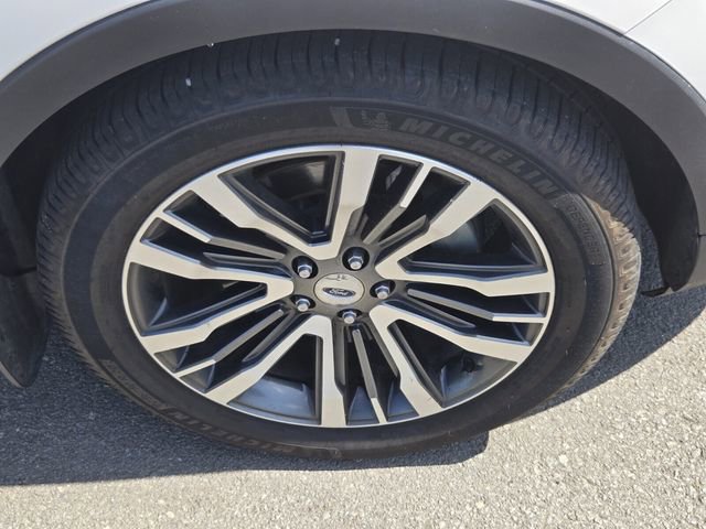 Used 2016 Ford Explorer Platinum image 20