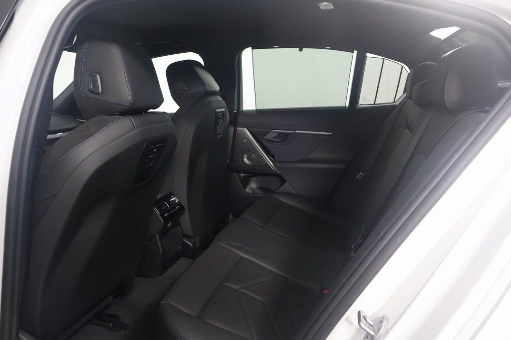 New 2026 BMW 550e xDrive w/ Executive Package image 6