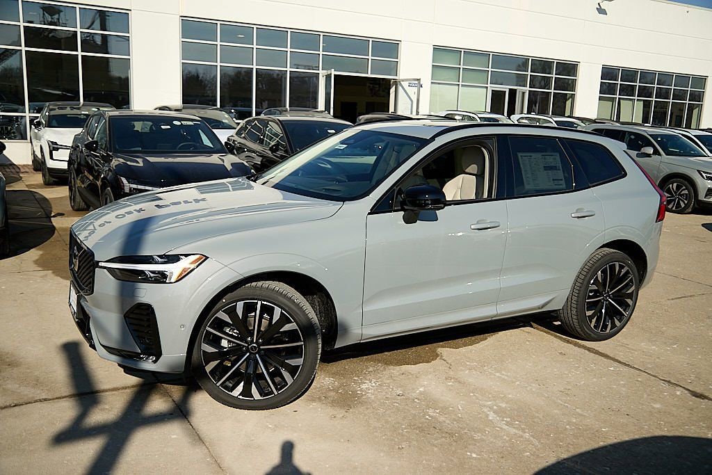 New 2026 Volvo XC60 B5 Ultra w/ Protection Package Premier image 3
