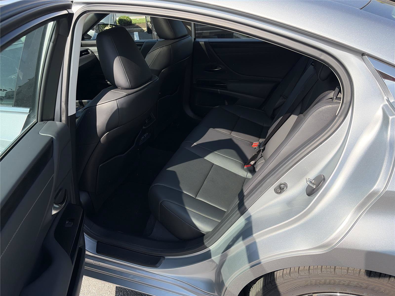 Used 2025 Lexus ES 350 w/ Premium Package FWD image 12