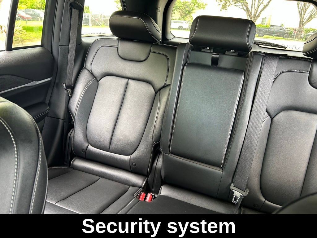 Certified 2024 Jeep Grand Cherokee Limited w/ Black Appearance Package image 16