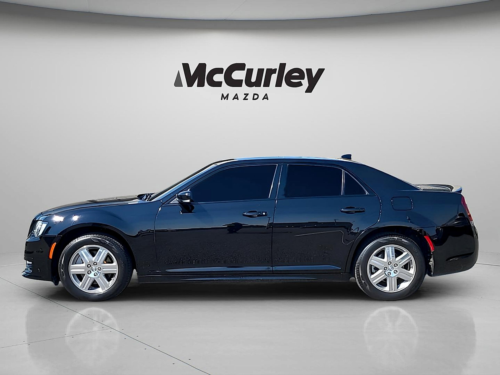 Used 2022 Chrysler 300 S AWD/4WD image 4