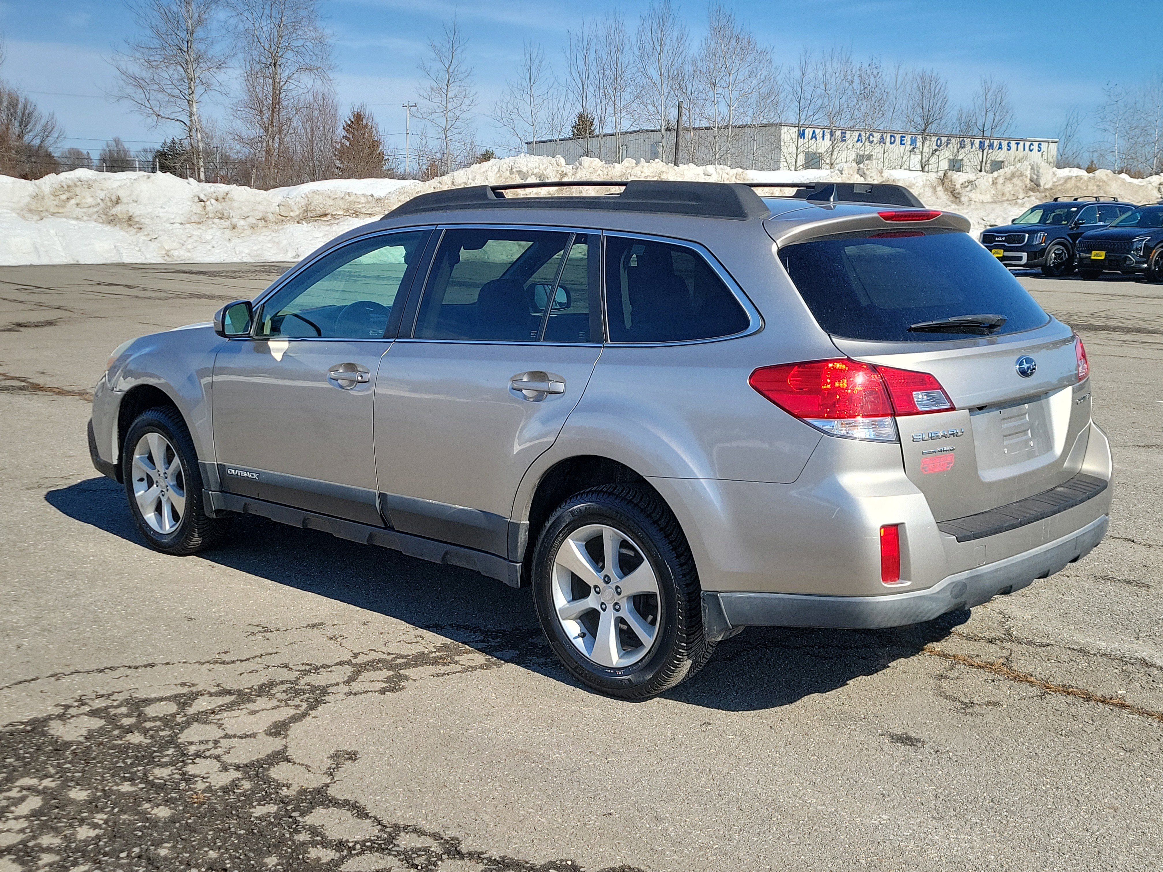 Used 2014 Subaru Outback 2.5i Limited image 7