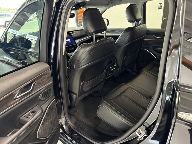 Used 2023 Jeep Grand Cherokee Limited w/ Trailer Tow Prep Group (B) AWD/4WD image 21
