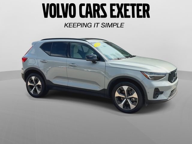 Certified 2026 Volvo XC40 B5 Plus AWD/4WD image 2