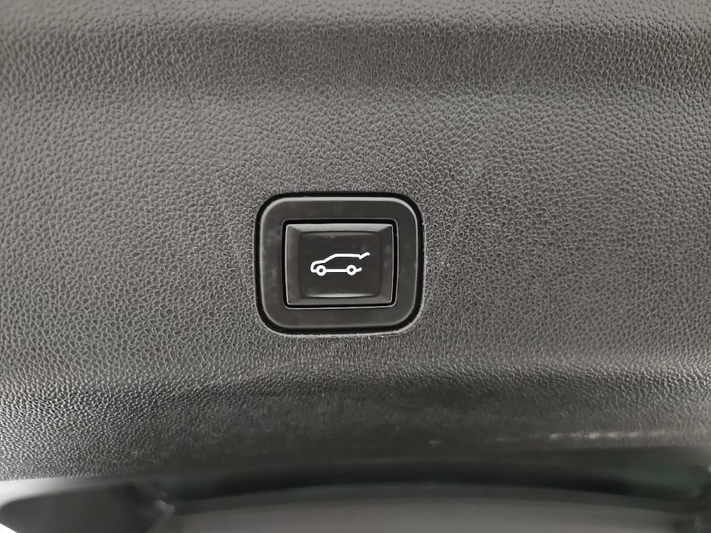 Used 2021 GMC Yukon XL Denali AWD/4WD image 57