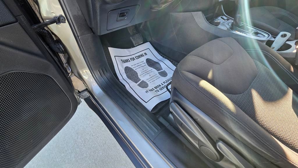 Used 2019 Jeep Cherokee Latitude w/ Cold Weather Group image 22