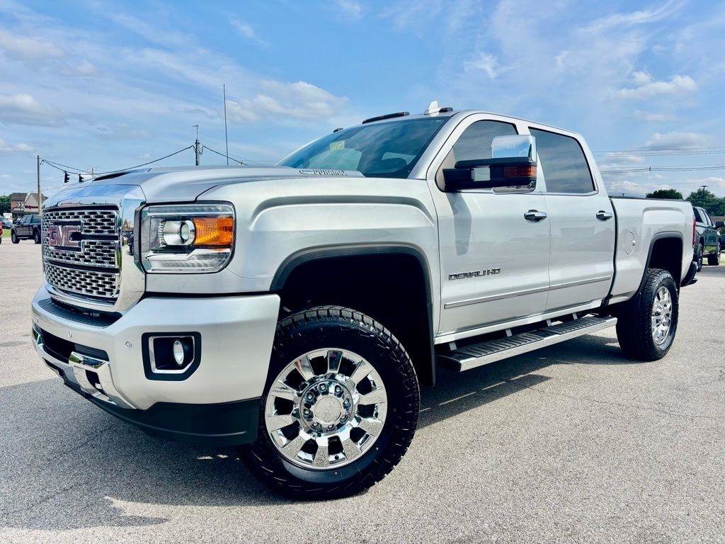 Used 2019 GMC Sierra 2500 Denali w/ Duramax Plus Package AWD/4WD image 3