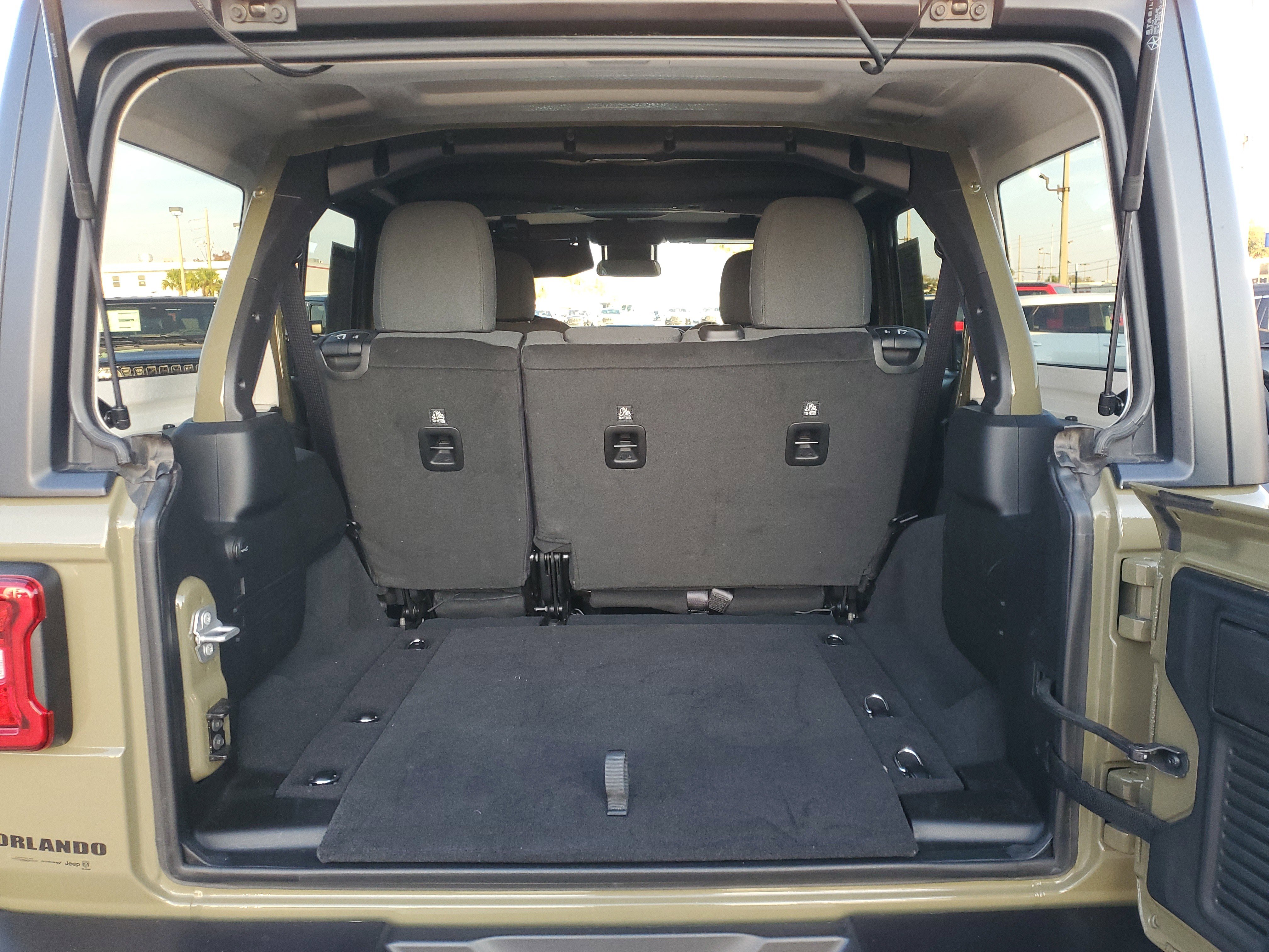 Used 2025 Jeep Wrangler Willys image 7