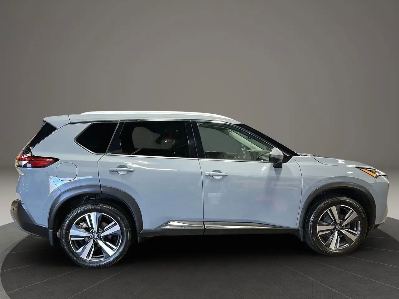 Used 2021 Nissan Rogue SL w/ Premium Package image 6