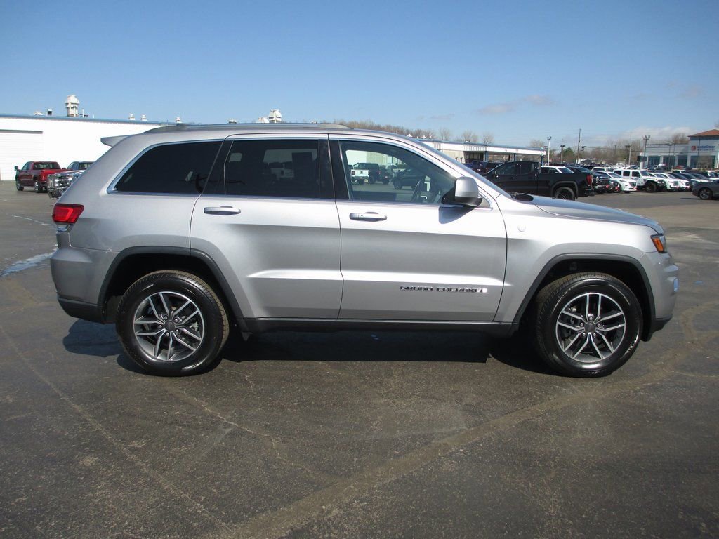 Used 2020 Jeep Grand Cherokee Laredo w/ Quick Order Package 2BN North image 5