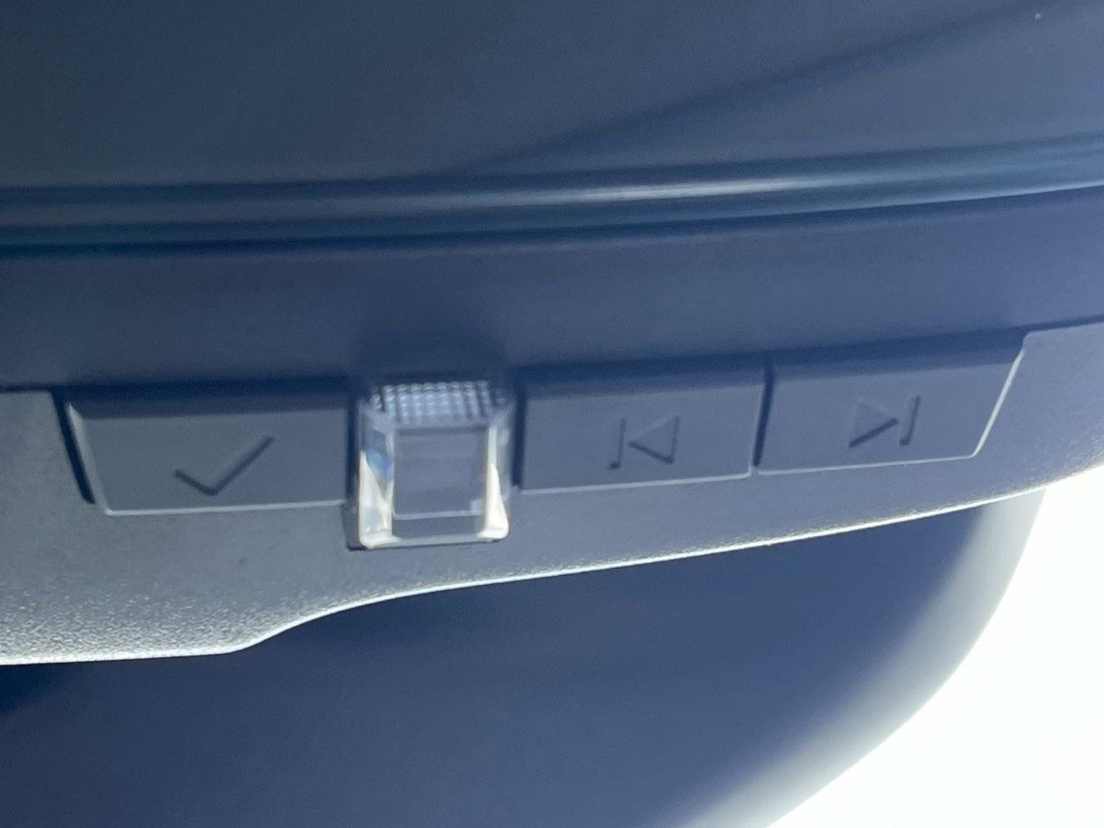 Used 2022 Cadillac Escalade ESV Sport Platinum image 39