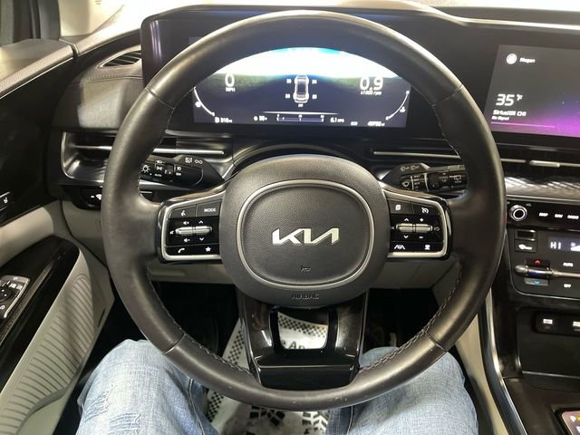 Used 2022 Kia Carnival SX Prestige image 14