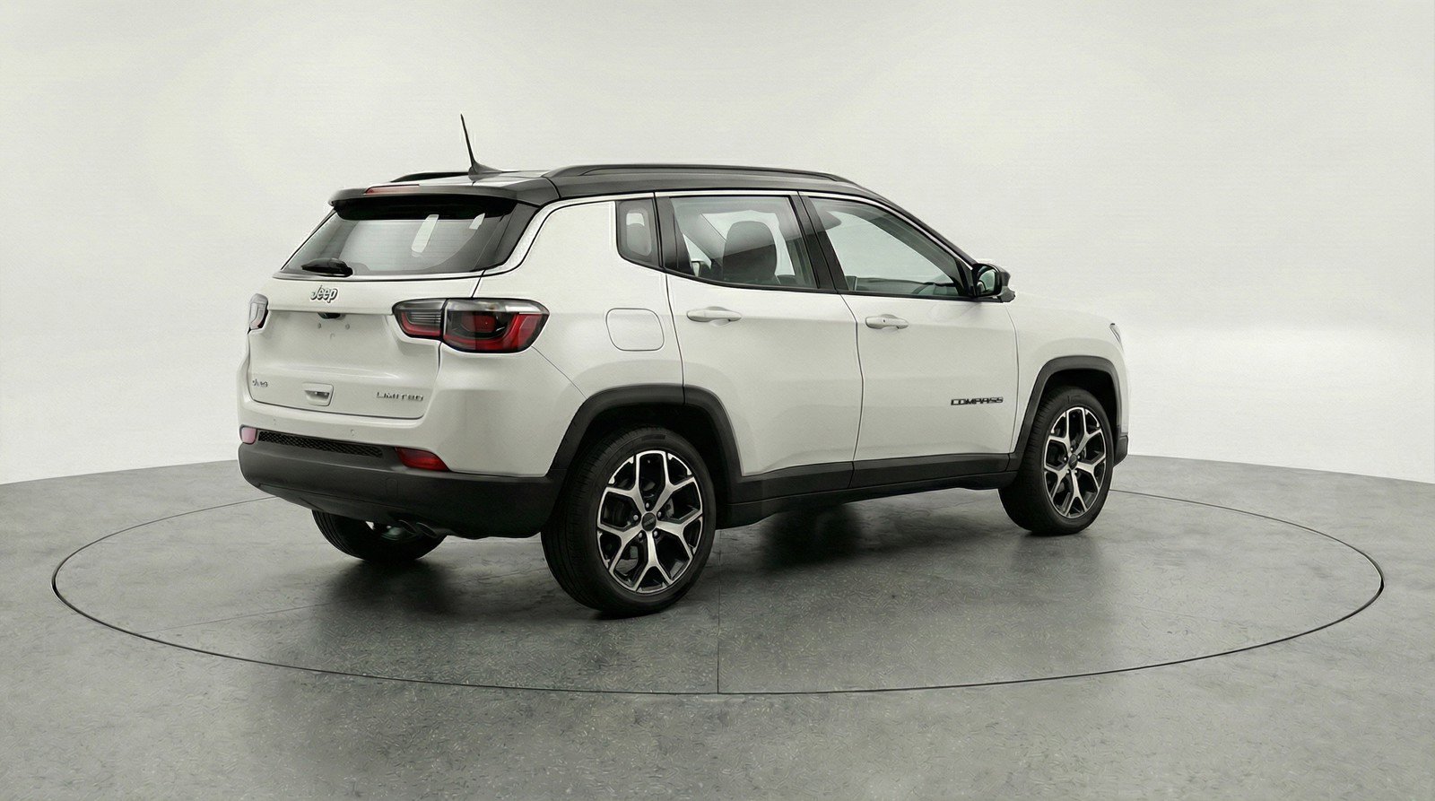 Used 2025 Jeep Compass Limited image 9