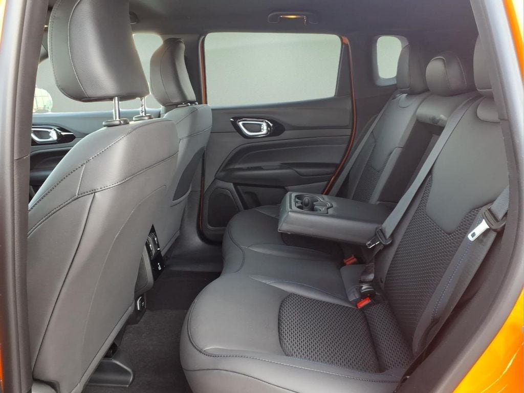 New 2026 Jeep Compass Latitude AWD/4WD image 5