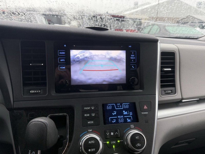 Used 2017 Toyota Sienna LE image 14