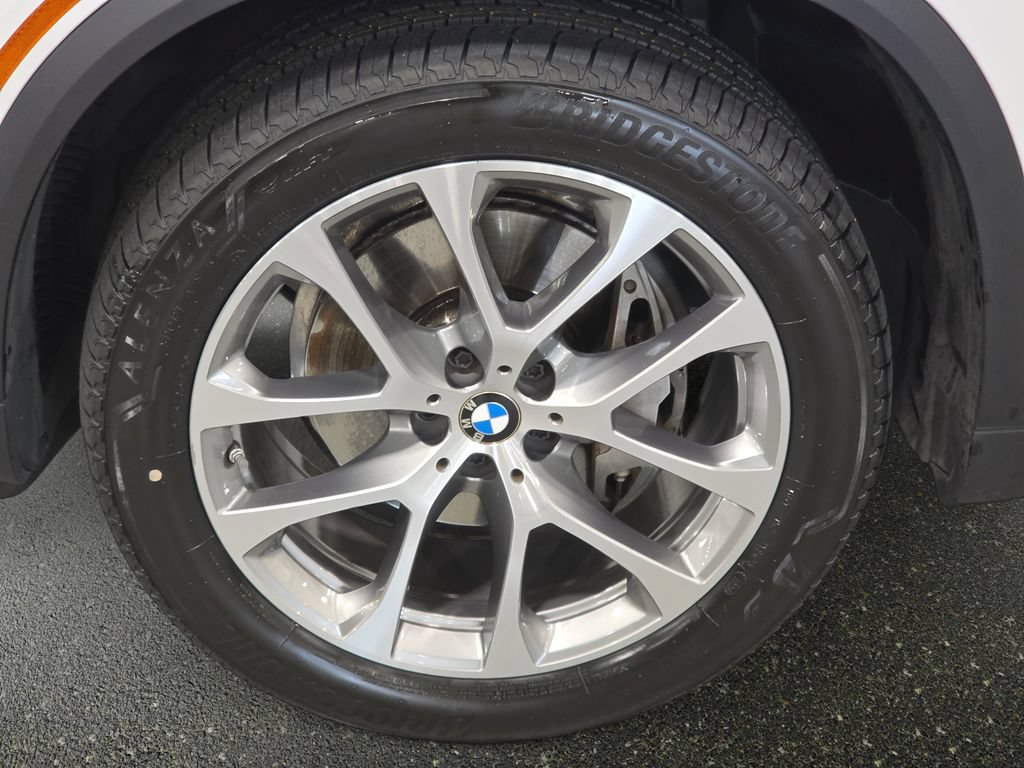 Certified 2025 BMW X5 sDrive40i w/ Parking Assistance Package RWD image 27