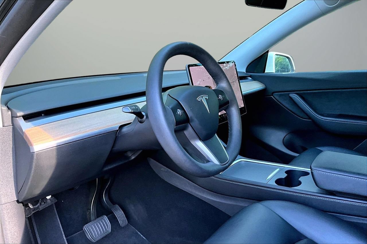 Used 2021 Tesla Model Y Long Range AWD/4WD image 20