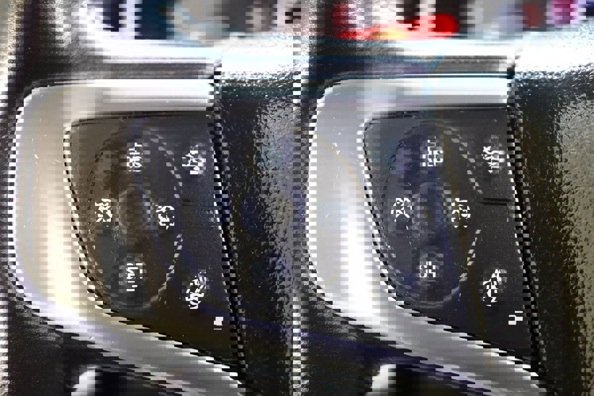 Used 2015 GMC Yukon SLT w/ HD Trailering Package image 46