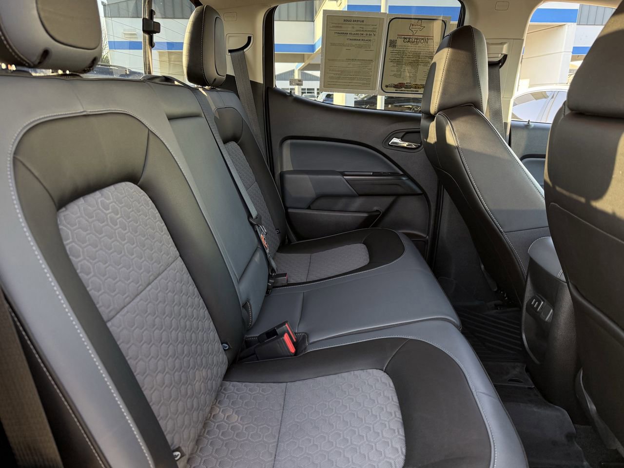 Used 2018 Chevrolet Colorado Z71 w/ Z71 Midnight Edition AWD/4WD image 23