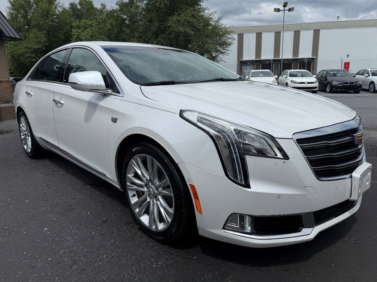 Used 2018 Cadillac XTS Luxury w/ Driver Awareness Package FWD image 3