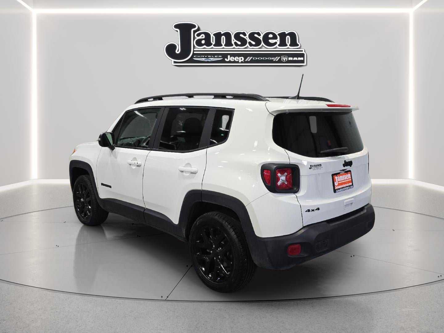 Used 2023 Jeep Renegade Altitude w/ Convenience Group I AWD/4WD image 3