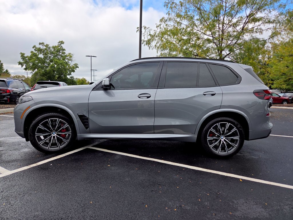Used 2025 BMW X5 xDrive40i w/ M Sport Package AWD/4WD image 26