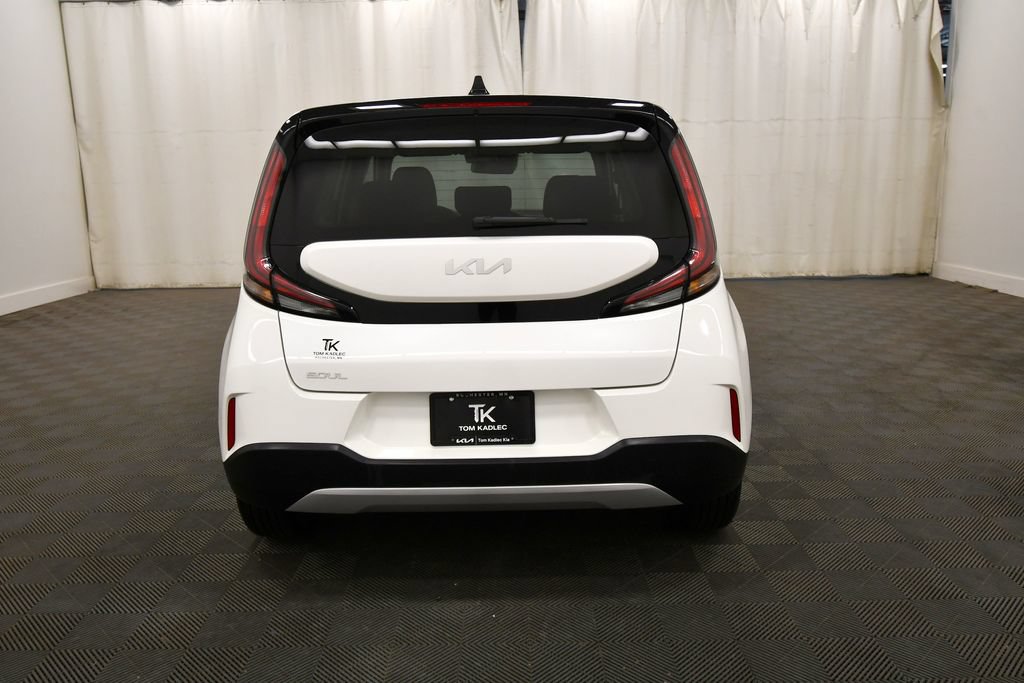 Certified 2025 Kia Soul LX w/ LX Technology Package FWD image 6