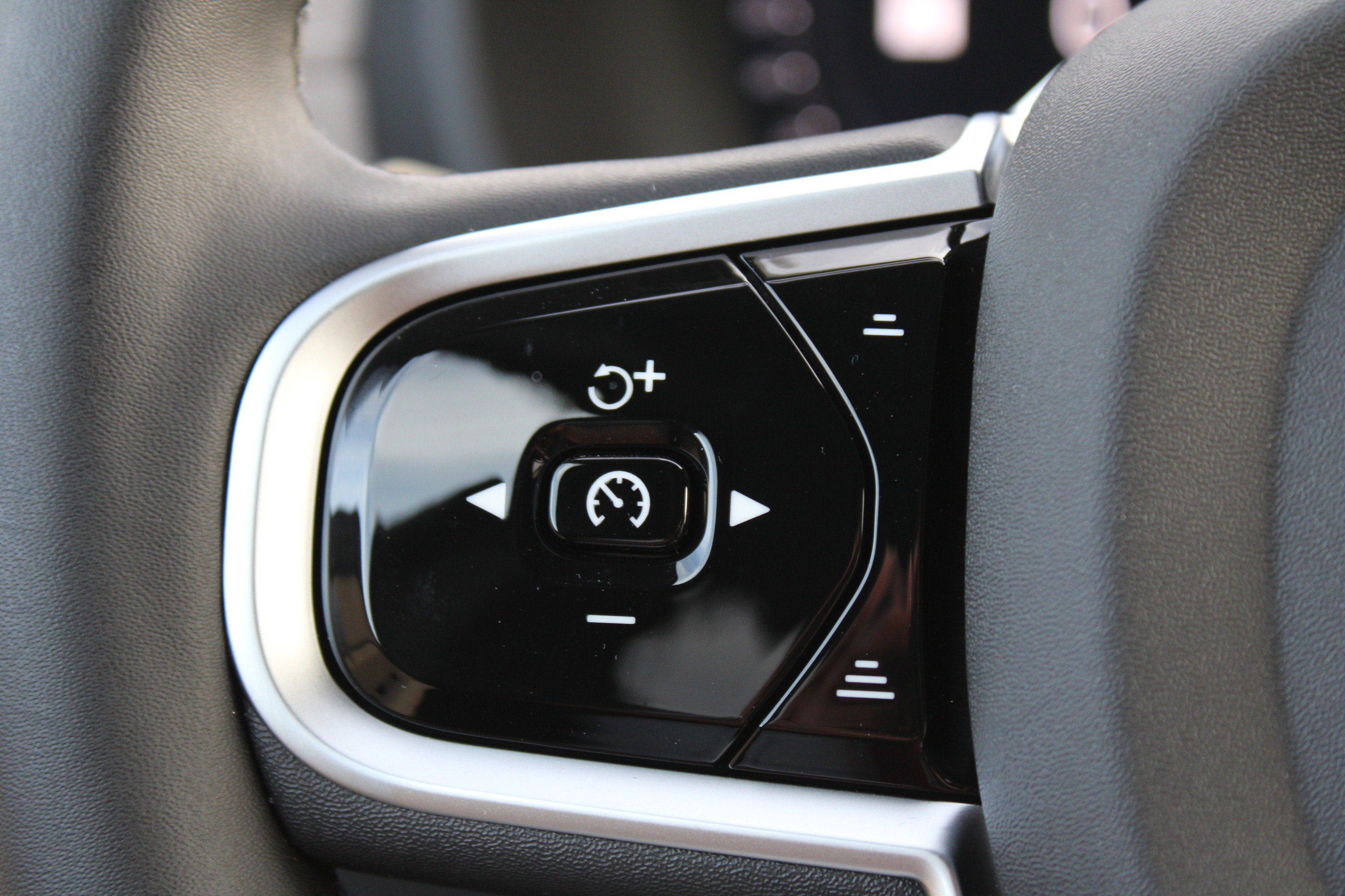 New 2026 Volvo XC90 B5 Core AWD/4WD image 10