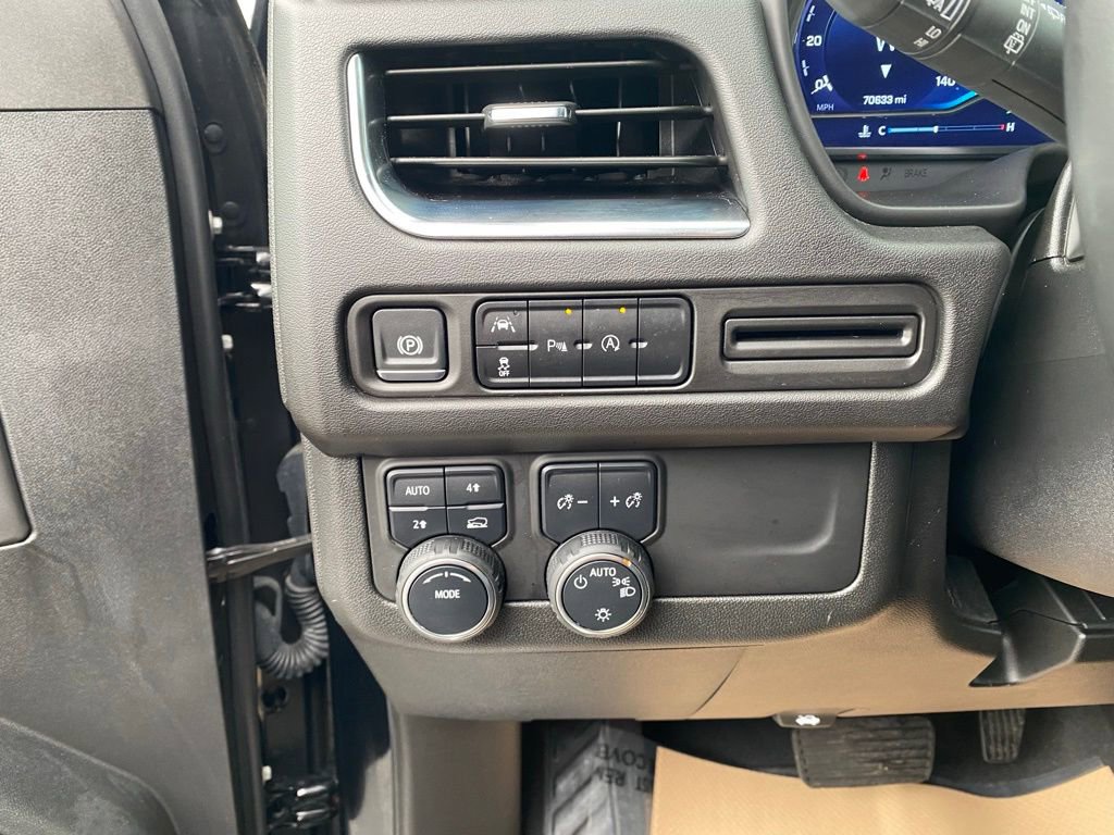 Used 2024 Chevrolet Suburban LT image 13