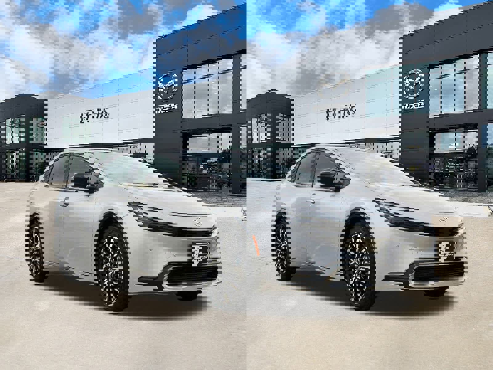 Used 2025 Toyota Prius XSE image 4