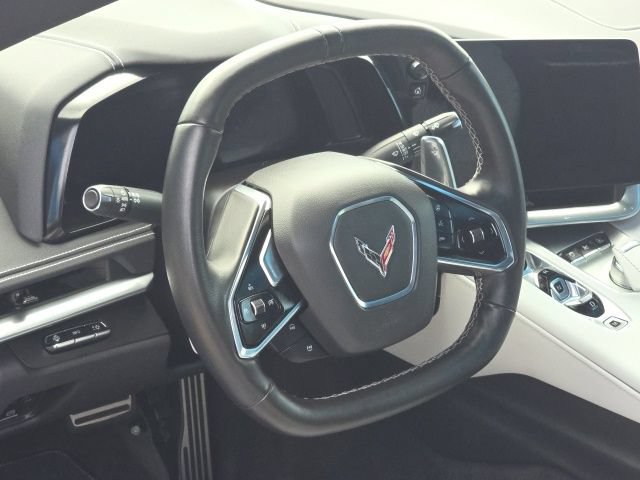 Used 2022 Chevrolet Corvette Stingray Preferred Cpe w/ Z51 Performance Package RWD image 17